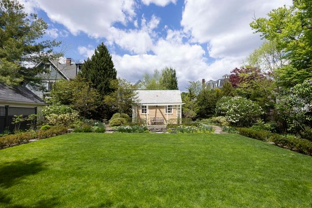 19 Gray Gardens East, Cambridge, MA 02138