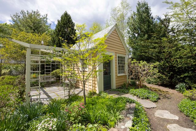 19 Gray Gardens East, Cambridge, MA 02138