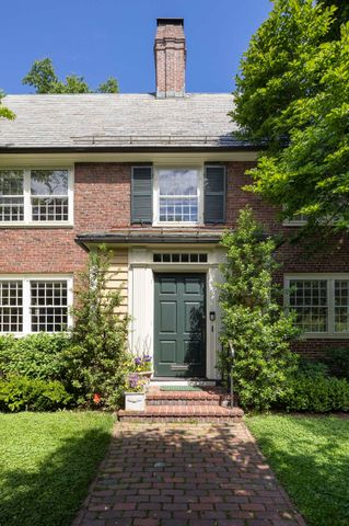 19 Gray Gardens East, Cambridge, MA 02138