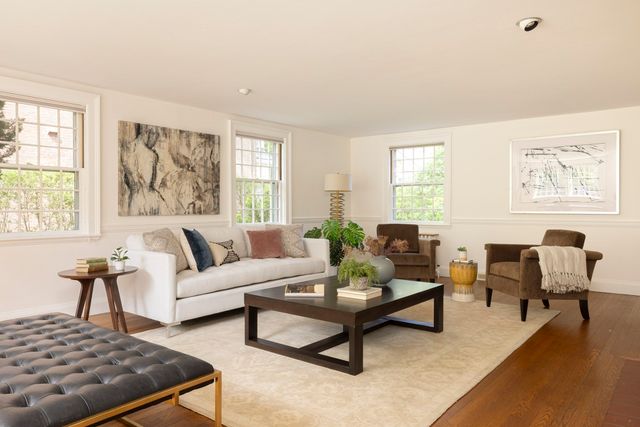 19 Gray Gardens East, Cambridge, MA 02138