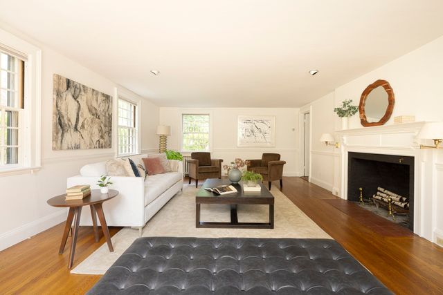19 Gray Gardens East, Cambridge, MA 02138
