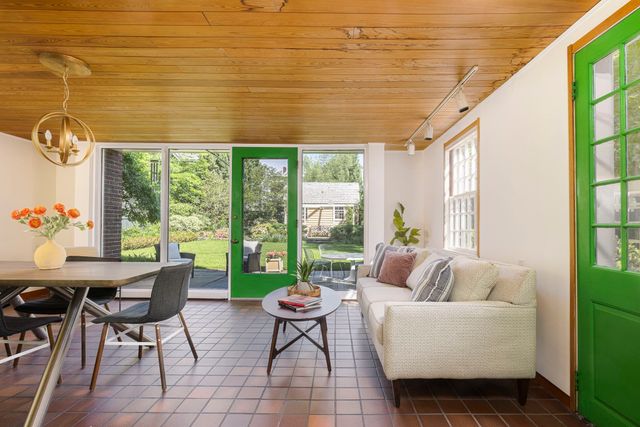 19 Gray Gardens East, Cambridge, MA 02138