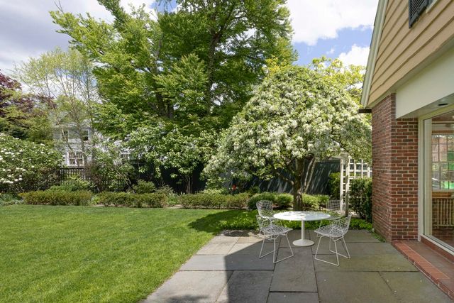 19 Gray Gardens East, Cambridge, MA 02138