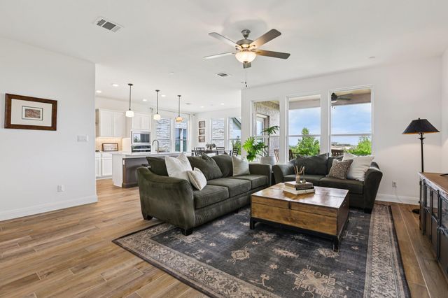 17318 Hattie TRCE, Austin, TX 78738