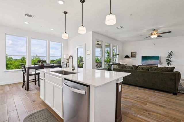 17318 Hattie TRCE, Austin, TX 78738