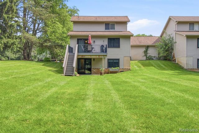 2585 South Commerce Road, Wolverine Lake, MI 48390