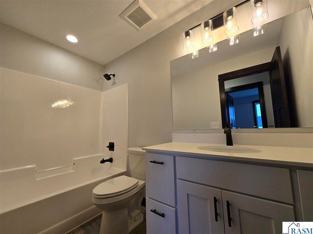 893 Mill Race Court, Madelia, MN 56062