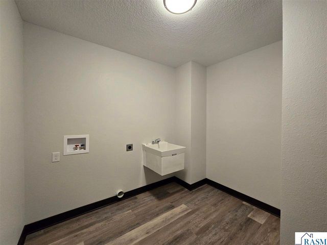 893 Mill Race Court, Madelia, MN 56062