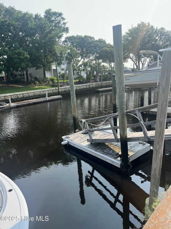Image 12 of property listing at 503 Peninsula Drive, Carolina Beach, NC 28428