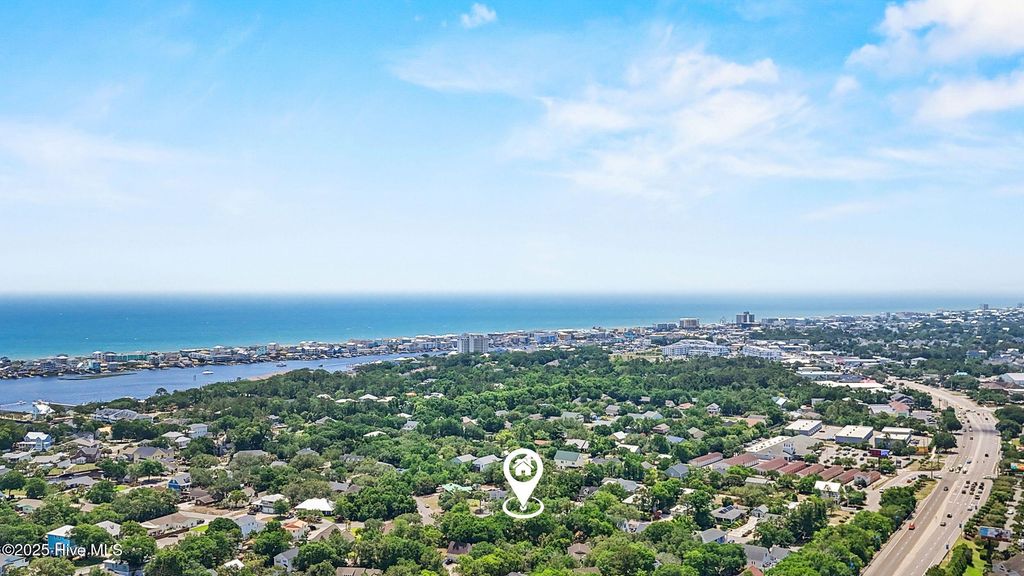 Image 13 of property listing at 503 Peninsula Drive, Carolina Beach, NC 28428