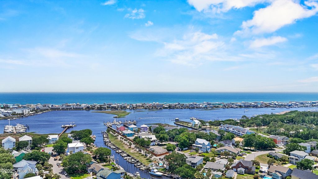 Image 15 of property listing at 503 Peninsula Drive, Carolina Beach, NC 28428