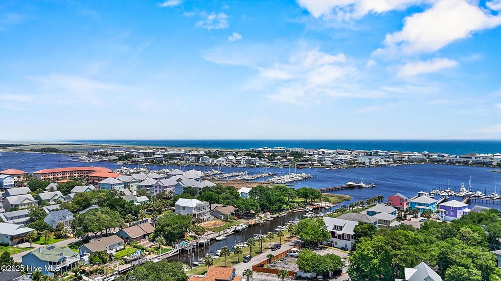 Image 16 of property listing at 503 Peninsula Drive, Carolina Beach, NC 28428