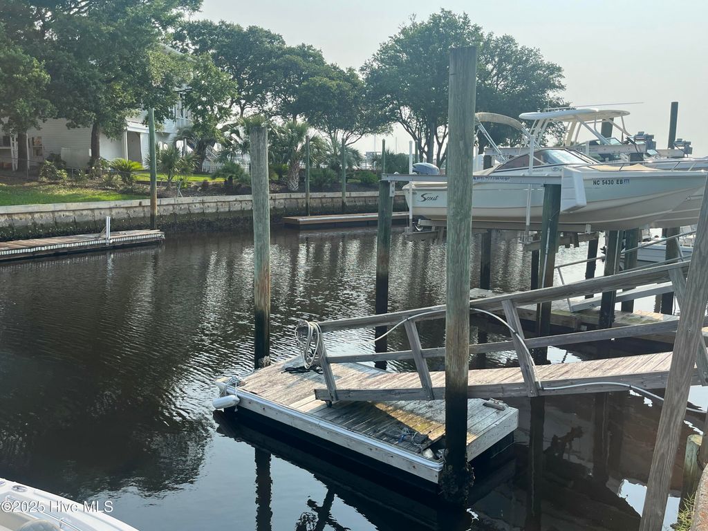 Image 9 of property listing at 503 Peninsula Drive, Carolina Beach, NC 28428