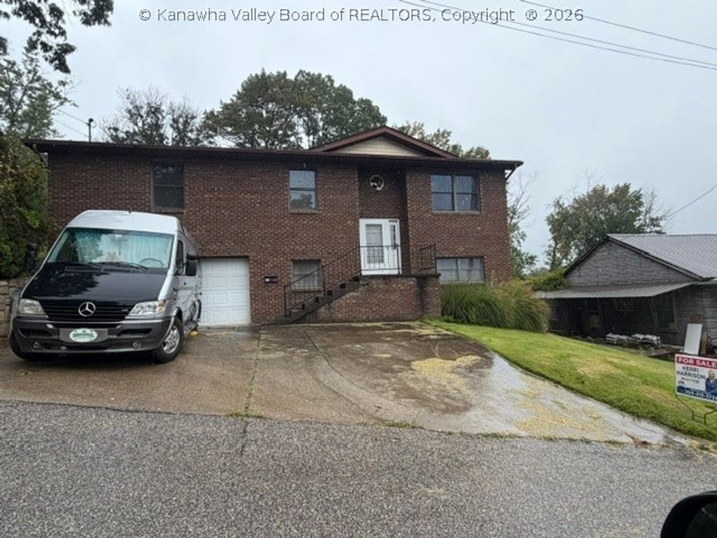 614 Evergreen Street, Charleston, WV 25302