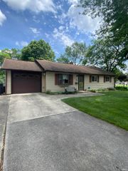 814 Elnora Drive, Fort Wayne, IN 46825