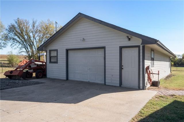 15016 246th Street, Lawrence, KS 66044
