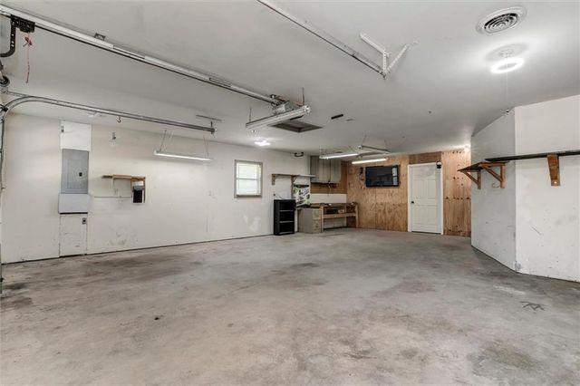 15016 246th Street, Lawrence, KS 66044