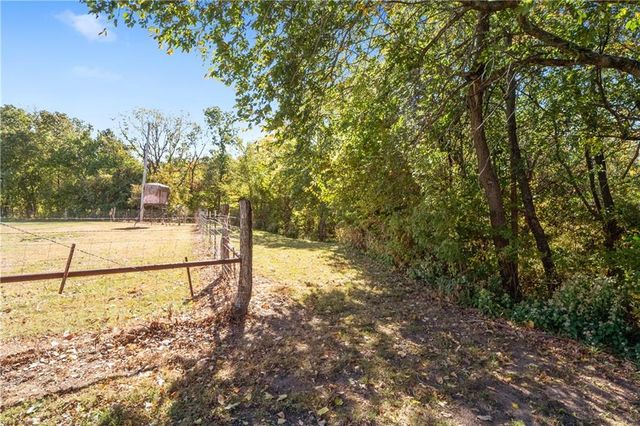 15016 246th Street, Lawrence, KS 66044