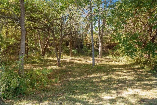 15016 246th Street, Lawrence, KS 66044
