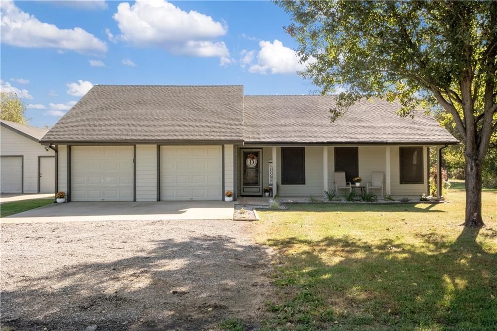 15016 246th Street, Lawrence, KS 66044