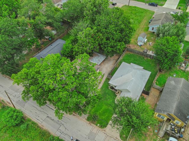 1409 Lauraine Street, Brenham, TX 77833