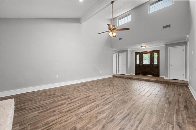 213 Meadowhill Drive, Benbrook, TX 76126