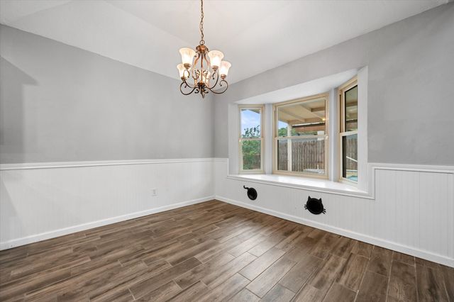 213 Meadowhill Drive, Benbrook, TX 76126