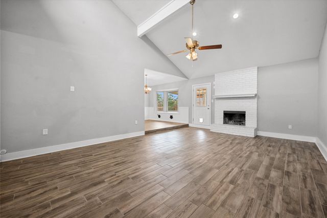 213 Meadowhill Drive, Benbrook, TX 76126