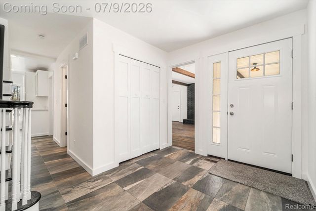 26914 Pebblestone Street, Southfield, MI 48034