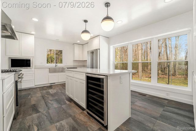 26914 Pebblestone Street, Southfield, MI 48034