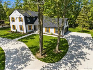 26914 Pebblestone Street, Southfield, MI 48034