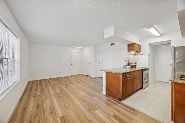 2750 Holly Hall Street 1516, Houston, TX 77054