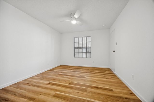 2750 Holly Hall Street 1516, Houston, TX 77054