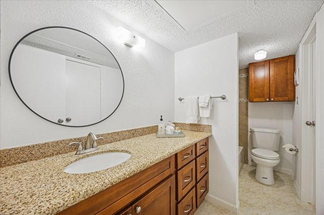 2750 Holly Hall Street 1516, Houston, TX 77054