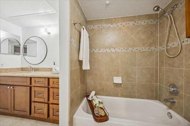 2750 Holly Hall Street 1516, Houston, TX 77054