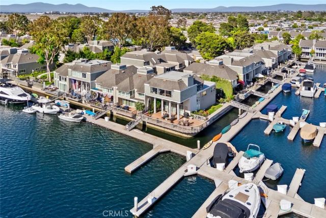 16445 Wimbledon Lane, Huntington Beach, CA 92649