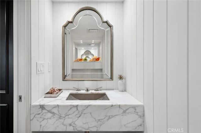 16445 Wimbledon Lane, Huntington Beach, CA 92649