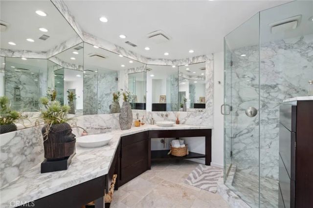 16445 Wimbledon Lane, Huntington Beach, CA 92649