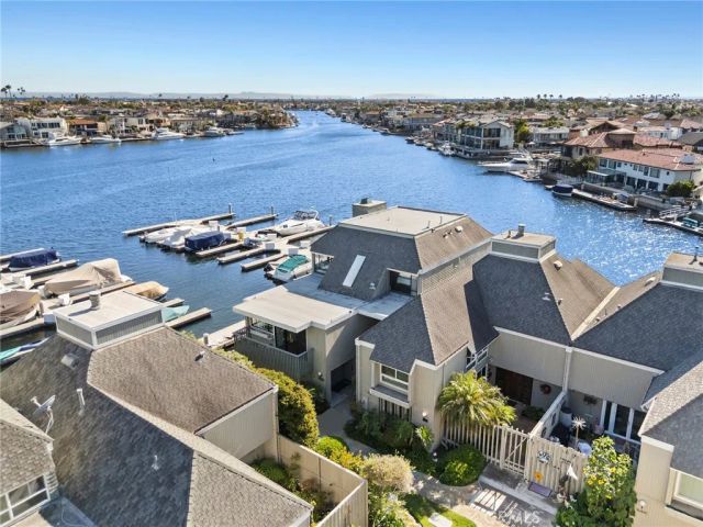 16445 Wimbledon Lane, Huntington Beach, CA 92649