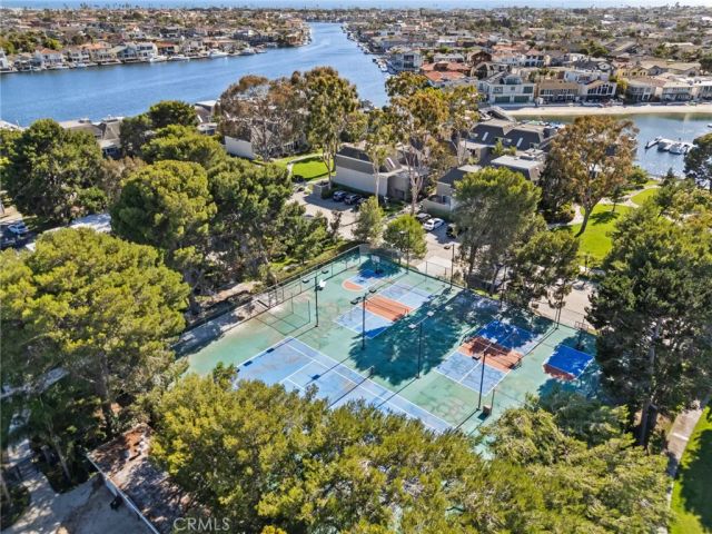 16445 Wimbledon Lane, Huntington Beach, CA 92649