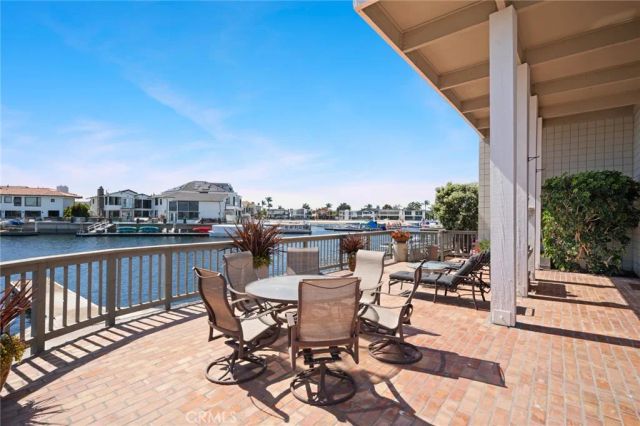 16445 Wimbledon Lane, Huntington Beach, CA 92649