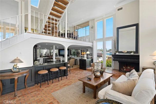 16445 Wimbledon Lane, Huntington Beach, CA 92649