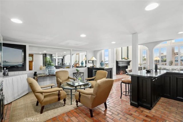 16445 Wimbledon Lane, Huntington Beach, CA 92649