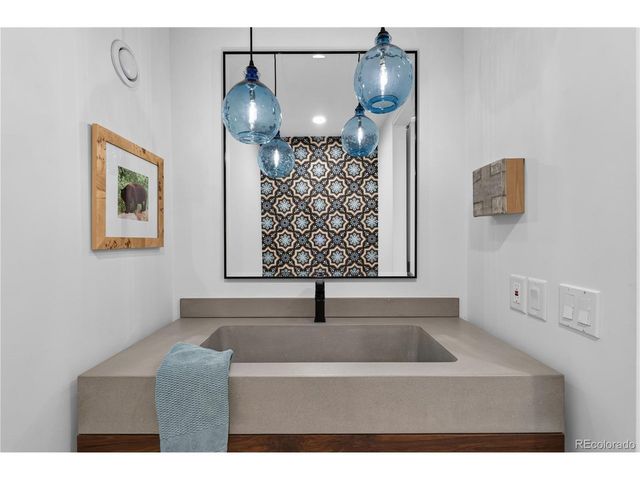 863 Circle Dr, Boulder, CO 80302