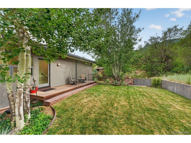 863 Circle Dr, Boulder, CO 80302