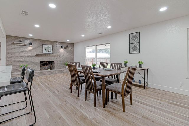 5729 N Bond Street, Fresno, CA 93710