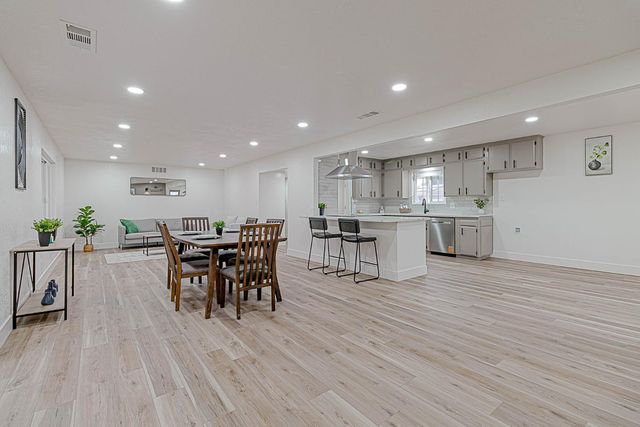 5729 N Bond Street, Fresno, CA 93710