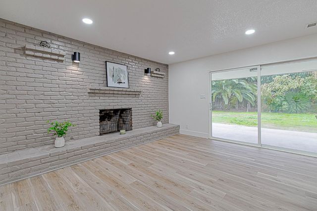 5729 N Bond Street, Fresno, CA 93710