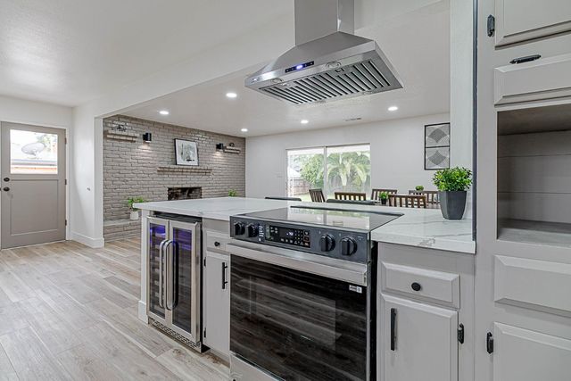 5729 N Bond Street, Fresno, CA 93710