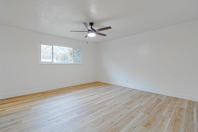 5729 N Bond Street, Fresno, CA 93710